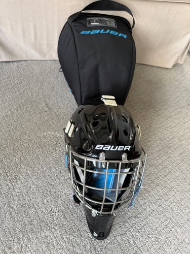 Senior Small Bauer 960 Goalie Mask (New)