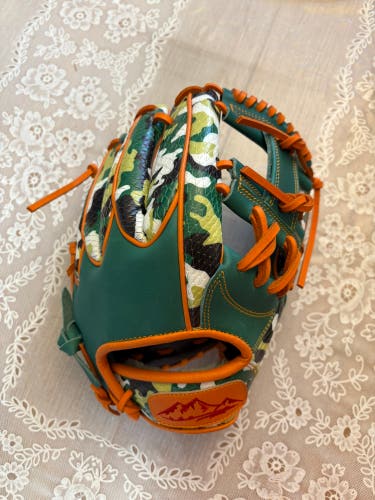 Baseball Glove Custom Camo 11.75 Infield Camouflage Snakeskin Orange Crown Tip