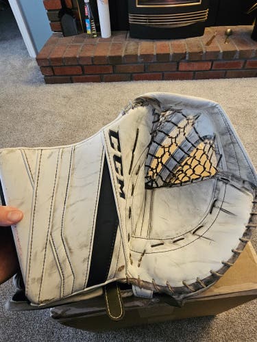 CCM Extreme Flex 3 Regular (Used)