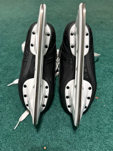 Bauer XLP Hockey Skates Regular Width Size 2 (Used)