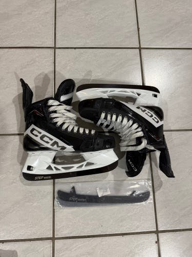Pro Stock CCM JetSpeed FT6 Pro Skates Custom Color Size 9 STOCK REGULAR FIT + 2 sets STEPBLK STEEL