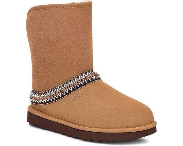 UGG Classic Short Cresent Women's 5 Chestnut Suede Sheepskin Lined Boots RHS7748