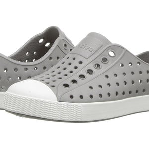 Native Shoes Jefferson Kids US 9 Pigeon Gray Round Toe Slip-On Shoes HAWK2673