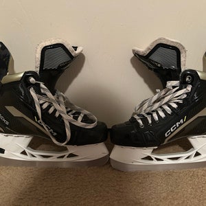 2022 CCM AS-V Tacks Hockey Skates Regular Width 8 (Used)