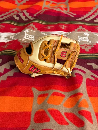 Wilson A2000 RH Baseball Glove 11.5" (Used)