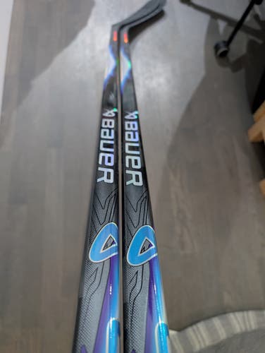 2-Pack New RH Bauer Vapor Flylite Hockey Sticks - P28 / 77 & 87 Flex