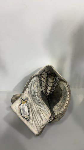 Used Brians CATCHER BRIANS GNETIK INT REG Inter Goalie Catcher White 11615-S000272656