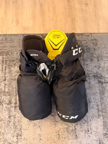 Men's Senior Small CCM Tacks 9060 Hockey Pants (Used)
