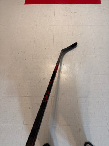 Senior PRO Right Handed Hockey Stick P28 70 Flex (Used)