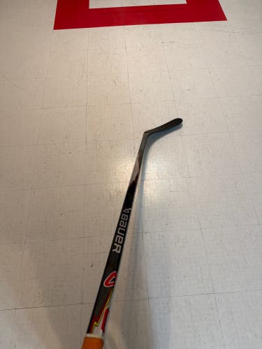 Senior Bauer Flypro Right Handed Hockey Stick P92 77 Flex (Used)