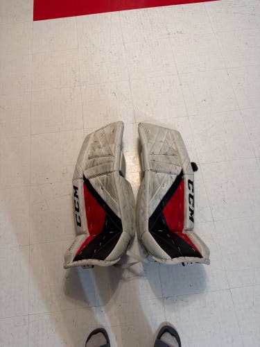 30" CCM EFlex 5 Goalie Leg Pads (Used)