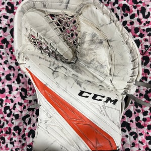 Carter Hart Flyers CCM Extreme Flex 4 (Used)