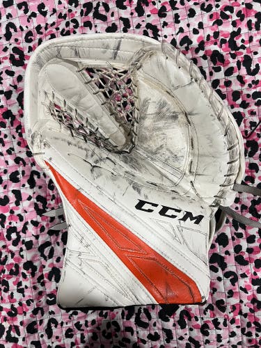 Carter Hart Flyers CCM Extreme Flex 4 (Used)