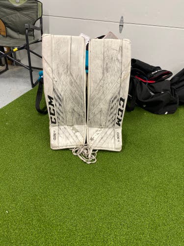 33" CCM Axis 1.9 Goalie Leg Pads (Used)