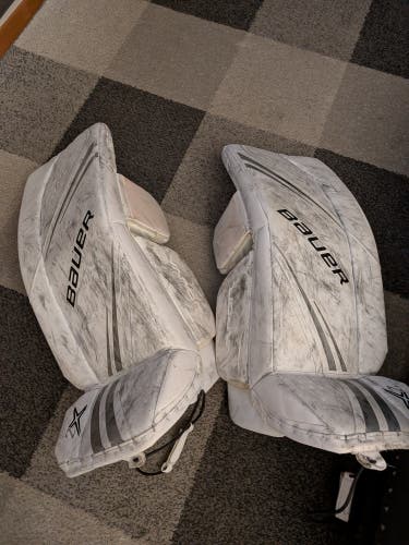 Medium Bauer Vapor 2X Goalie Leg Pads (Used)
