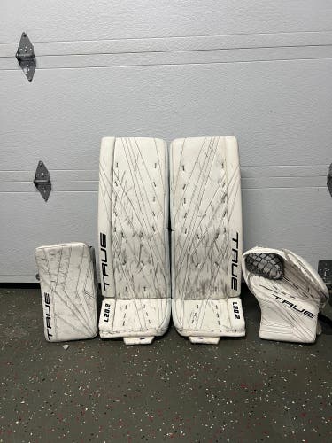34 + 2 Pro True L20.2 Regular Goalie Full Set