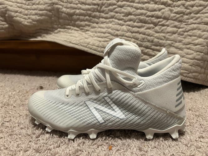 White Men's Size M 11.5 (W 12.5) Adult New Balance Freeze 2.0 Mid Top (New)
