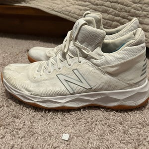 White Men's Size M 11.0 (W 12.0) Adult New Balance Freeze 2.0 Mid Top Turf Cleats (Used)