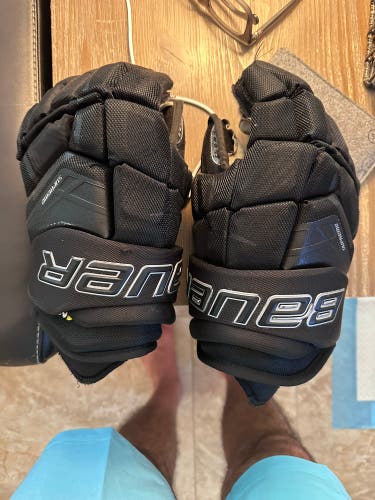 Bauer Supreme Mach Gloves 14" (Used)