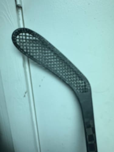 Senior Blackout Extra Lite Right Handed Hockey Stick Toe Pattern 100 Flex (New)