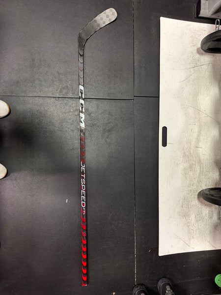 Senior CCM JetSpeed FT5 Pro Right Handed Hockey Stick P29 75 Flex (Used)