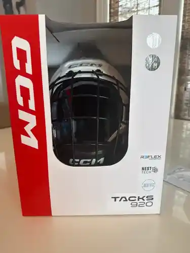 Medium CCM Tacks 920 Helmet (New)