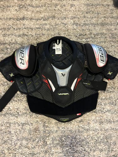 Men's Large Senior Bauer Fly 40 Shoulder Pads (New)