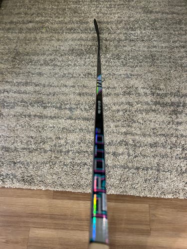 Senior Bauer Proto2 Right Handed Hockey Stick P88 65 Flex (Used)