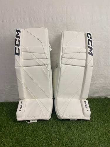 CCM Extreme Flex E6.9 Goalie Leg Pads I 31+1 NEW