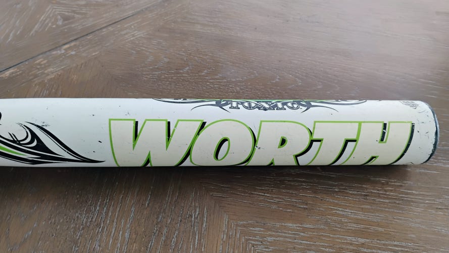 98 Worth Toxic Bat 45th Anniversary 27 oz 34" (Used)