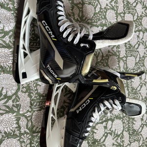 2022 CCM AS-V Hockey Skates Wide Width 9 (Used)