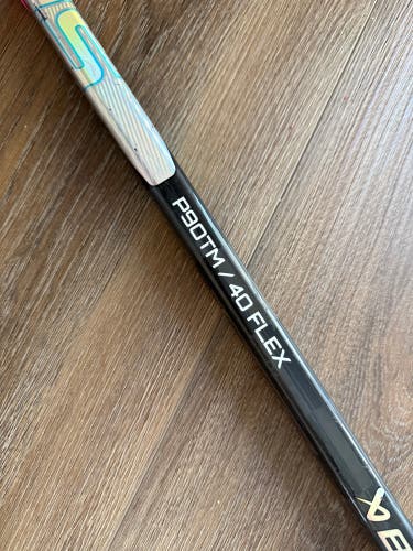Junior Bauer Nexus Tracer Right Handed Hockey Stick P90TM 40 Flex (Used)