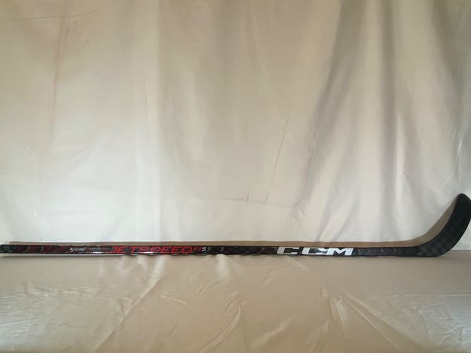 Intermediate CCM JetSpeed FT5 Right Handed Hockey Stick P88 65 Flex (New)