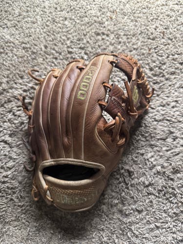 2021 Infield RH Wilson A2000 Baseball Glove 11.5" (Used)