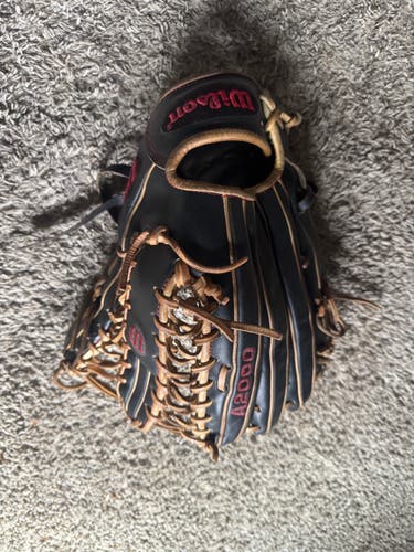 2021 Outfield RH Wilson A2000 Baseball Glove 12.75" (Used)