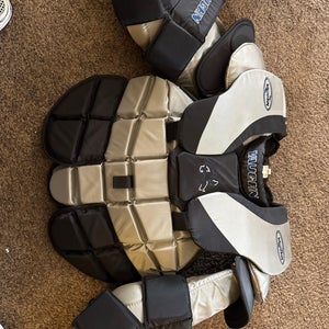 Large Vaughn Vision 3700 Goalie Chest Protector (Used)