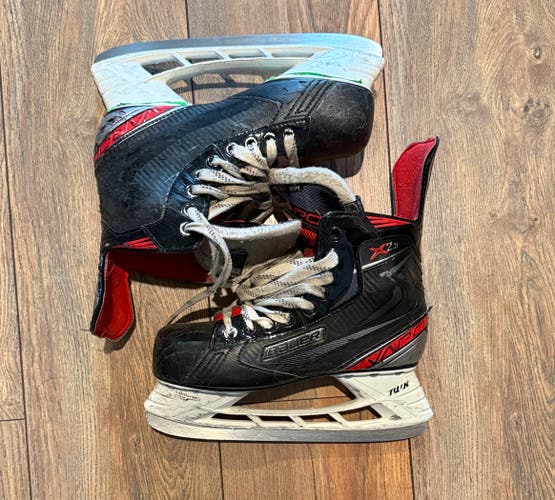 Black Bauer Vapor Hockey Skates Regular Width Size 5 (Used)