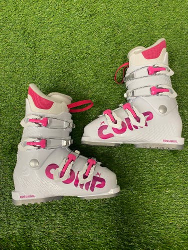 Mondo 22 & 22.5 Kid's Rossignol Comp J4 All Mountain Ski Boots (Used)