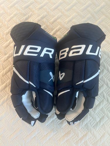 Bauer Vapor Hyperlite Gloves 14" (Used)