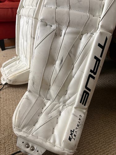 30" True Catalyst 7X3 Goalie Leg Pads (Used)