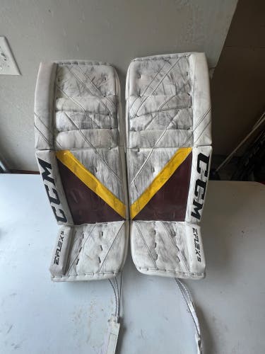 33" CCM EFlex 5 Goalie Leg Pads (Used)