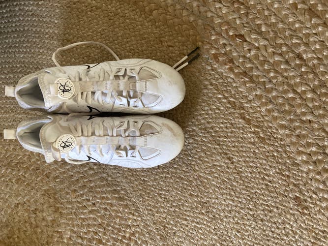 White Men's Size M 9.5 (W 10.5) Nike Low Top (Used)