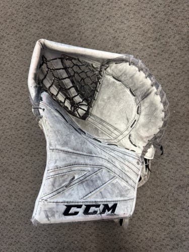 CCM Premier II Regular Hand Goal glove (Used)