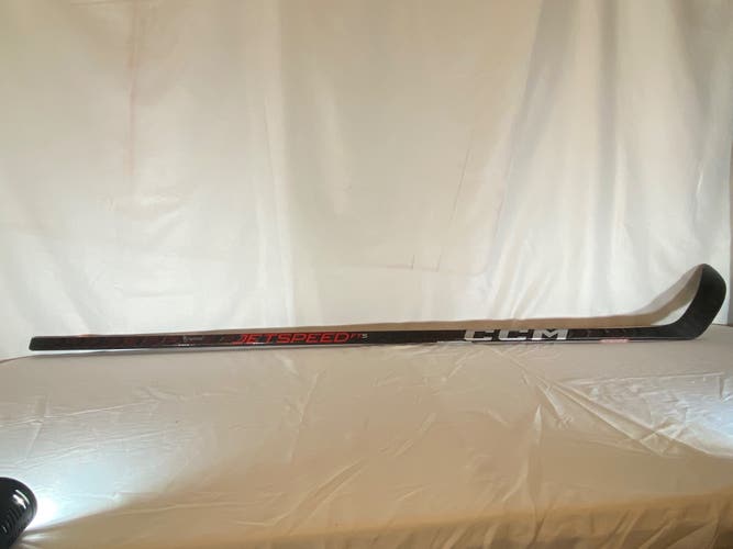 Junior CCM JetSpeed FT5 Right Handed Hockey Stick P28 95 Flex (New)