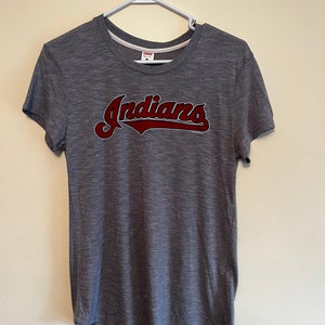 Homage MLB Cleveland Indians Women’s Medium Gray w/Red Script SS Tee Baseball