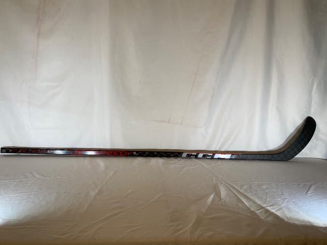 Intermediate CCM JetSpeed FT5 Right Handed Hockey Stick P29 65 Flex (New)
