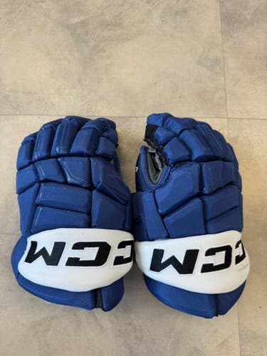 #94 Conor Geekie Used CCM HGQL Gloves 13" Pro Stock Set 3
