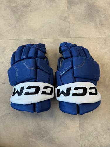 #25 Dylan Duke Used CCM HGQL Gloves 13" Pro Stock Set 4