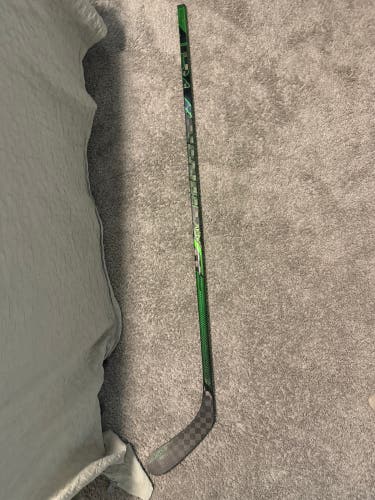 Senior Bauer Supreme ADV Right Handed Hockey Stick P92 77 Flex (New)
