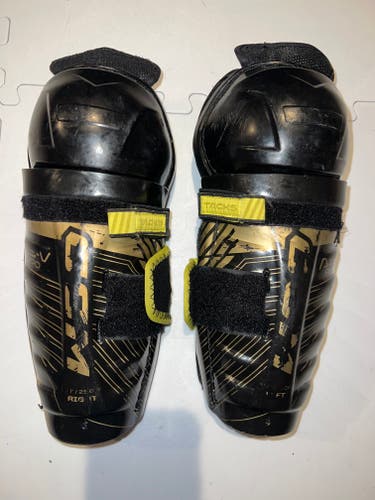 Youth CCM Tacks AS-V Pro 10" Shin Pads (Used)